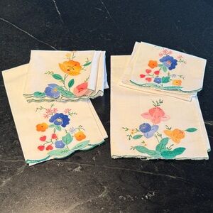 Vintage Floral Embroidered Guest Tea Towels or Napkins